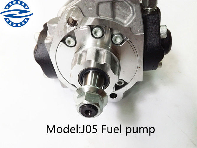 J05 Engine Electric Injection Fuel Pump 22100-E0030 For Excavator Silver Color
